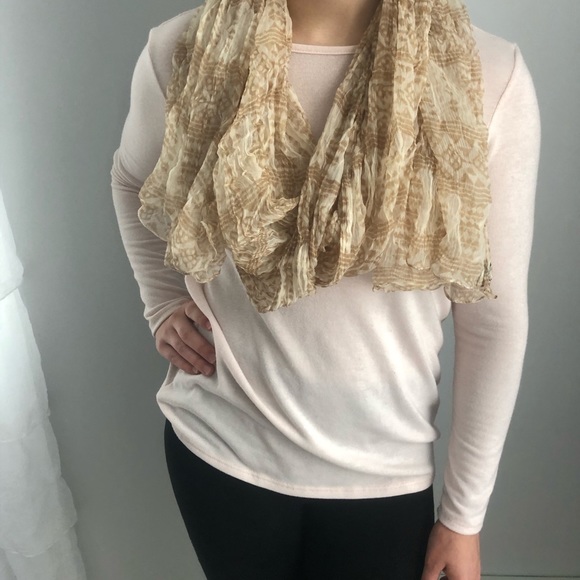 Dainty pink open back shirt🌸🌷💐 - Picture 3 of 3